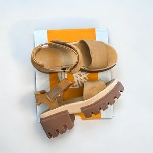 EUC Timberland Women's Everleigh Lug-Sole Block-Heel Tan Sandals Size 6.5
